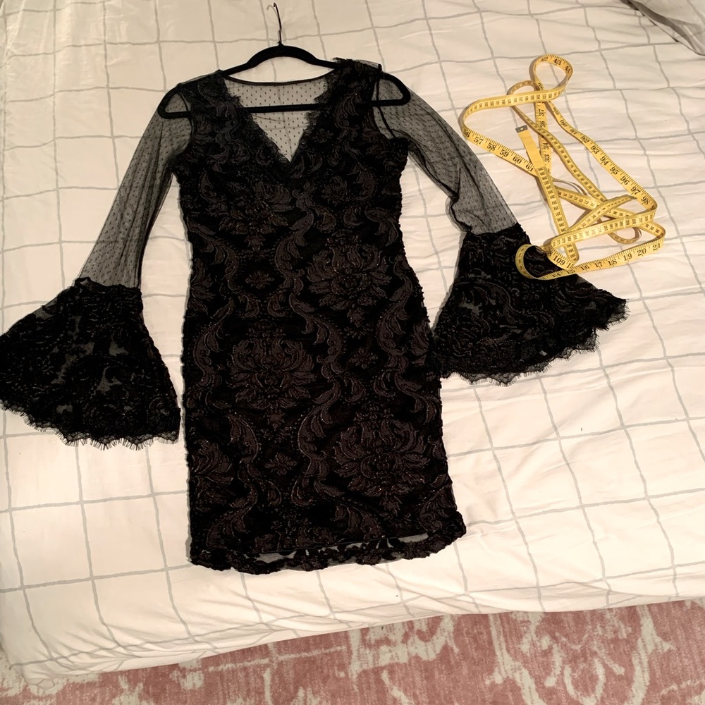 NWOT VENUS Black & Gold Lace Dress - Size US M